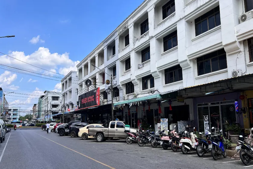 Bed Station Hostel Krabi - Image 1