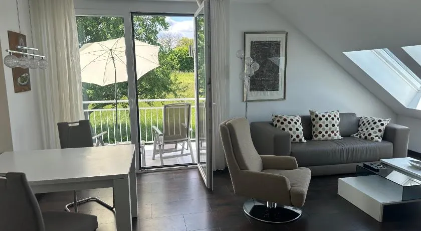 2-Zimmer-Ferienwohnung mit 2 Balkons - Golf, Bike & Wellness im Markgräflerland! - Image 1