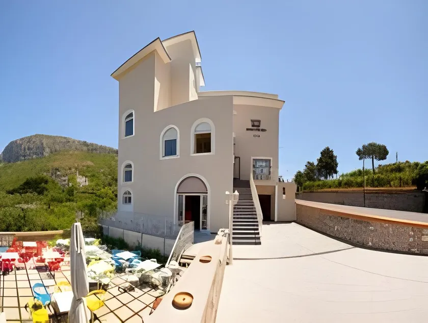 Hotel Royal Hills - Image 1