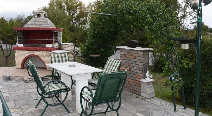 Alesta Apartment - Image 1