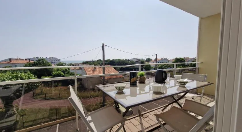 Royan - APPARTEMENT VUE MER - à SEULEMENT 300m PLAGE et COMMERCES - Image 1