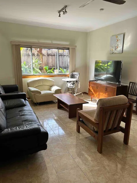 Quiet 4 bedrooms house in Belmore - Image 1