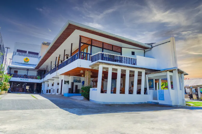 Anda De Boracay White Sand Resort - Image 1