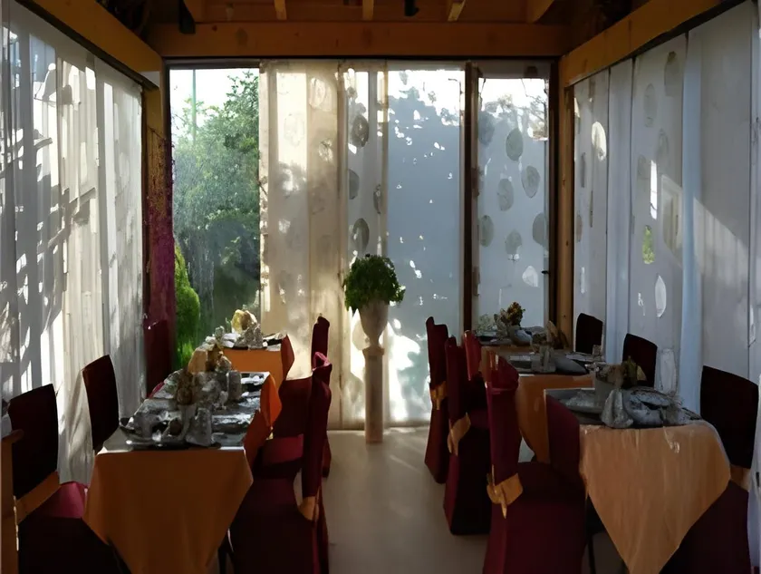 El Jardin - Image 1