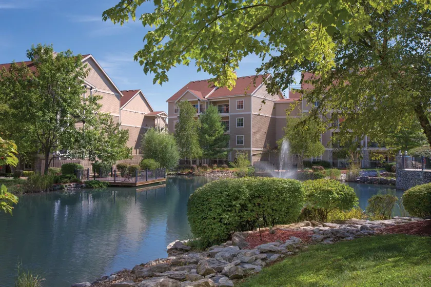 Familievenlig indkvartering på Branson Condos med 7 udendørs / indendørs swimmingpools, 7 km fra 76 Strip - Image 1
