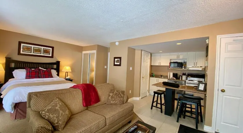 Quiet Hillside Studio - Wifi, Pool, Close to The Village - Image 1