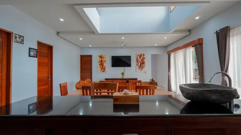 Mona Bali Guest House - Image 1