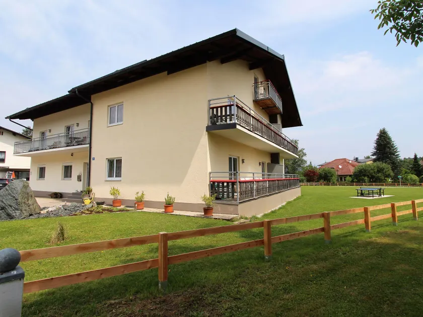 Comfy Apartment with Garden, Balcony, BBQ,Table Tennis Table - Image 1