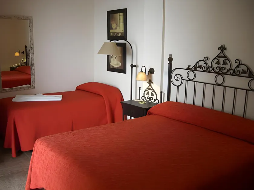 Hotel Plaza Escribano - Image 1