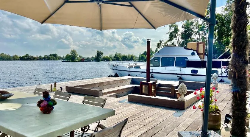 NEW - LITTLE IBIZA, on a lake near Amsterdam, with HOT TUB! - Image 1