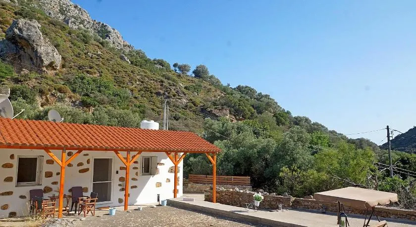 Polyraki's Cottage - Image 1