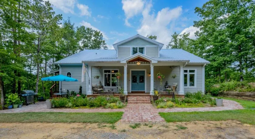 Firefly Lake House - Image 1