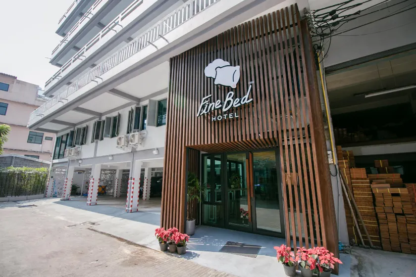 Fine Bed Hotel - Image 1