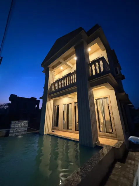 Spacious 3bhk villa with Private Lake - Image 1