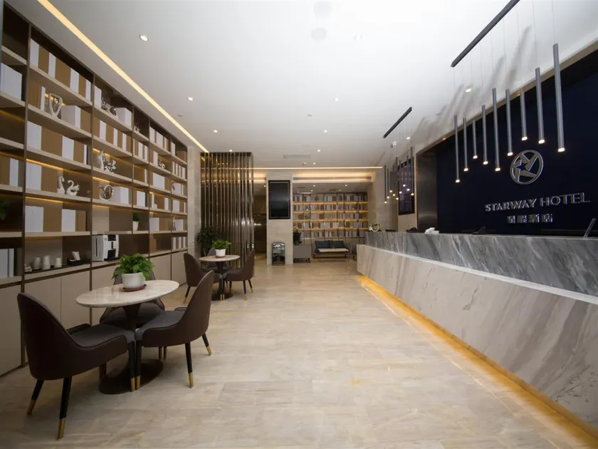 Starway Hotel Changchun Railway Station - Image 1