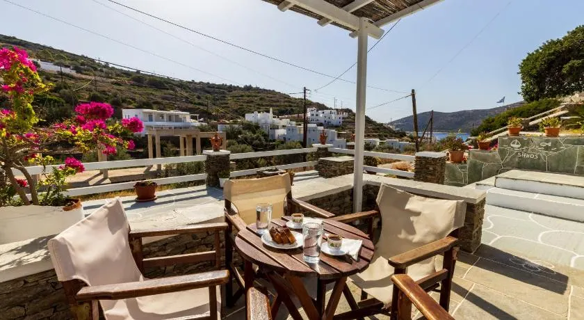 Rita Rooms Sifnos - Image 1