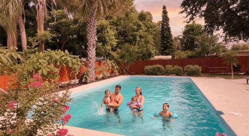 Spacious 4BR w Pool Near Legoland Game Room - Image 1