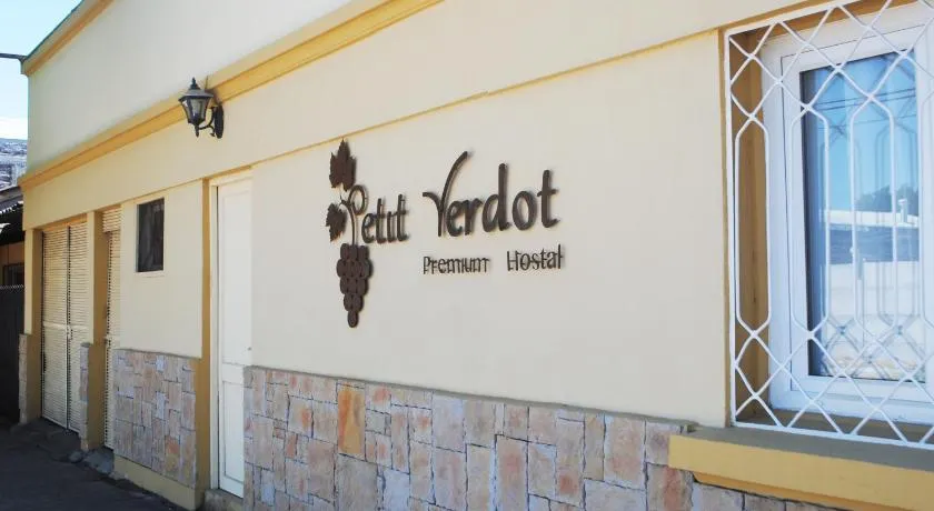 Hostal Petit Verdot - Image 1