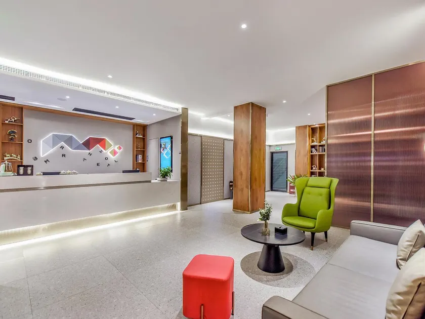 Borrman Hotel Xinyu May Flower Baoshi Park - Image 1