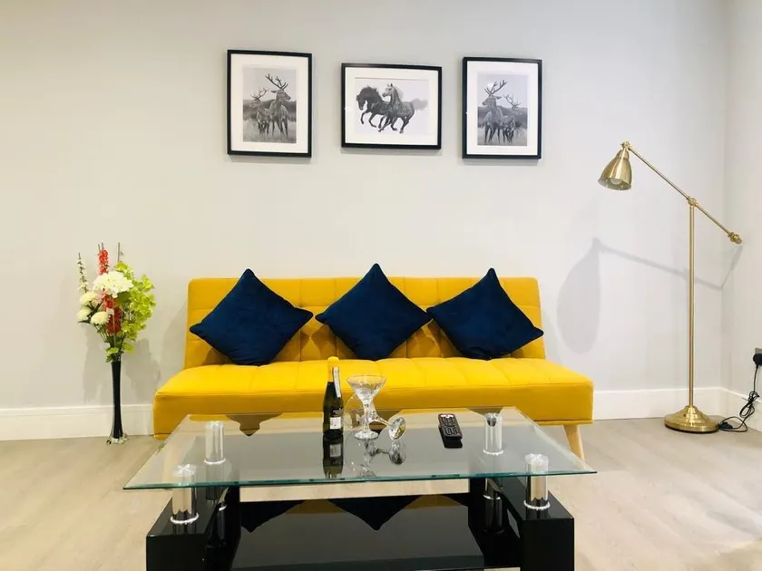 Luxury Central Self Contained Flat by CozyNest - Image 1