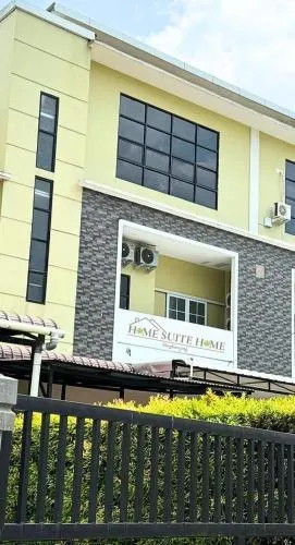 Home Suite Home Singkawang - Image 1
