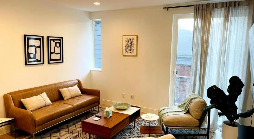 Luxury stay in Seattle - Image 1