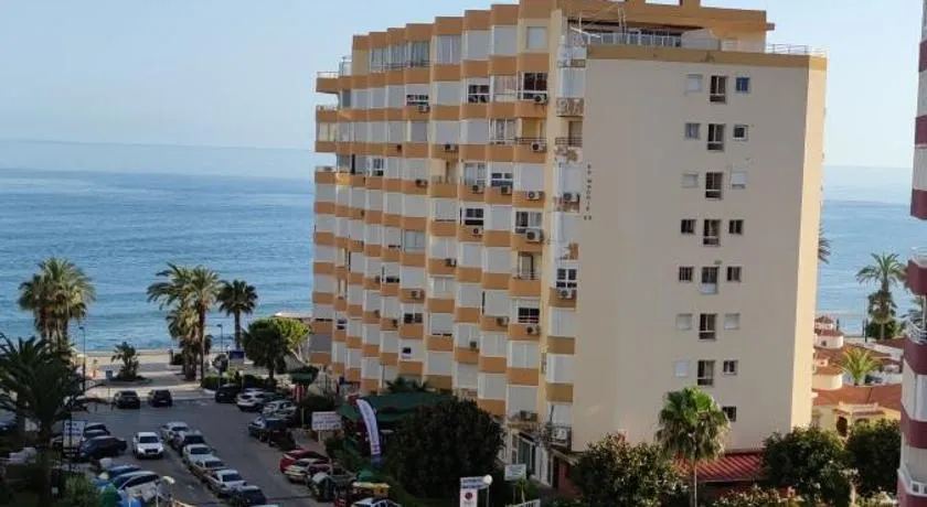 Estudio TORROX PLAYA- vistas al mar y piscina - Image 1