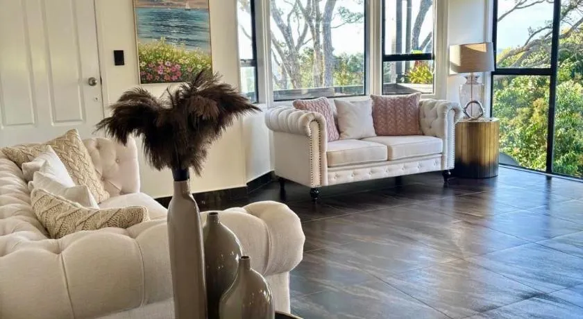 Stylish Home with Views, Spa & Outdoor Bliss - Image 1