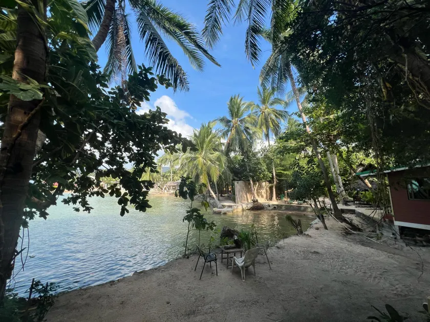 Smiley Bungalows Guesthouse - Image 1