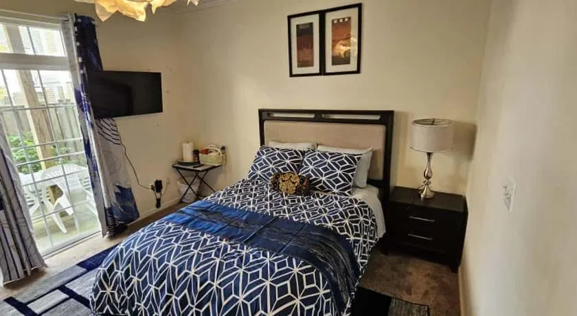 Room at Falls Grove - Image 1