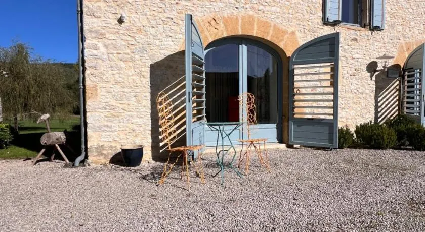 Le Clos des Buis Chambre d'Hôtes Côté Cour - Image 1