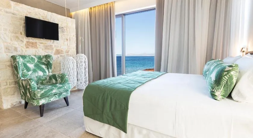 Kalamaki Luxury Suites - Image 1