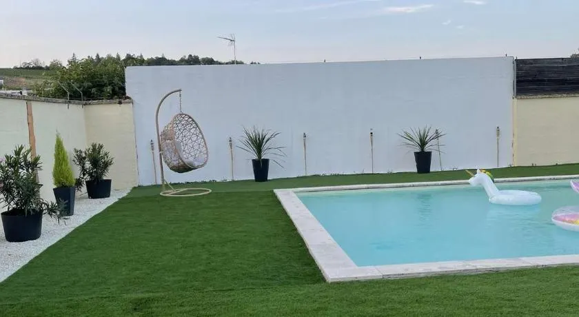 Maison 4 personnes avec grande piscine et jacuzzi - Image 1