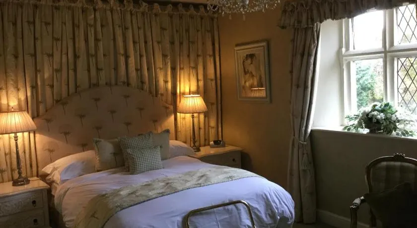 The Brownlow Arms Inn - Image 1