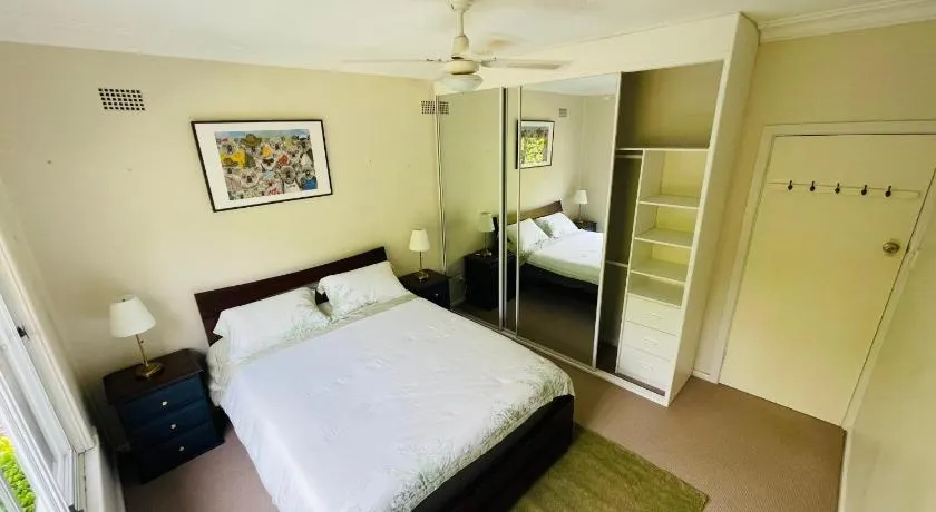 COMFORT QUEEN GARDEN VIEW ROOM MACQUARIE PARK RYDE - Image 1