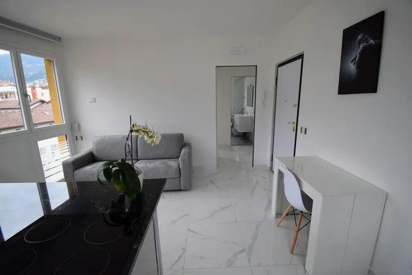 Uni Apart - Image 1