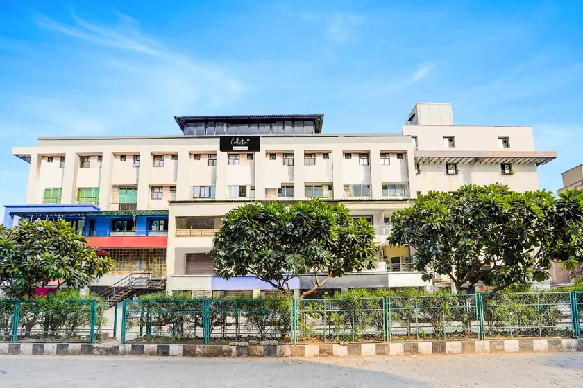 Collection O Infocity Metro Station Gandhinagar Formerly Hotel Grand Krishna - Image 1