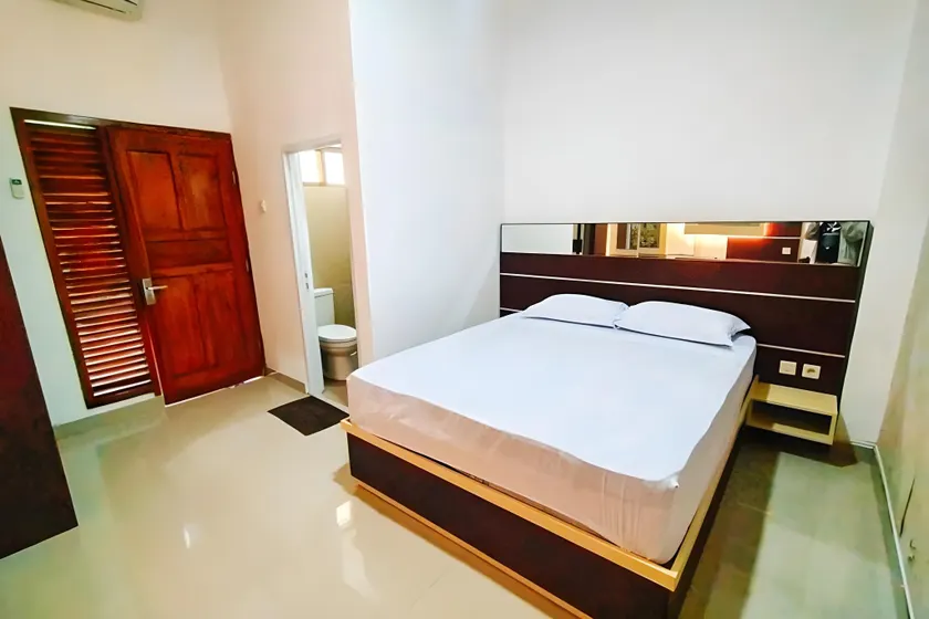 RedDoorz At Artomoro Guest House - Image 1