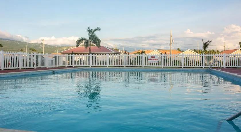 The Gulf Retreat Oasis - Image 1
