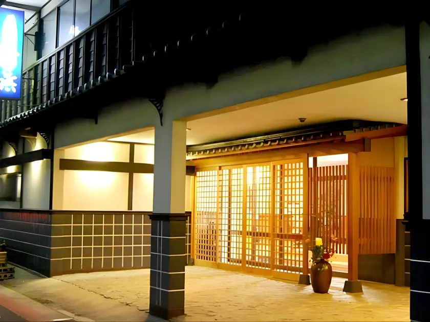Hinagu Onsen Shinhama Ryokan - Image 1