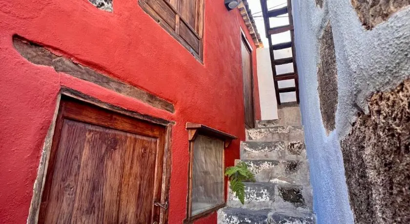 Red House - Image 1