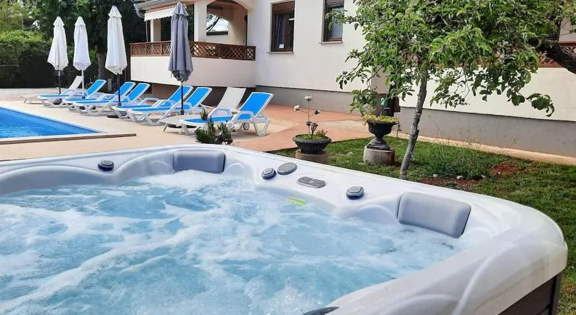 Apartments Rudez - pool - jacuzzi - Image 1