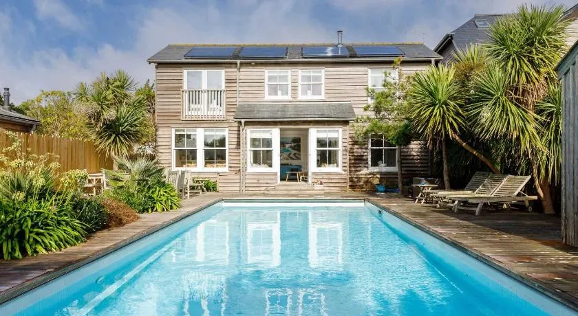 Beachfront House w Pool & Steam - Image 1
