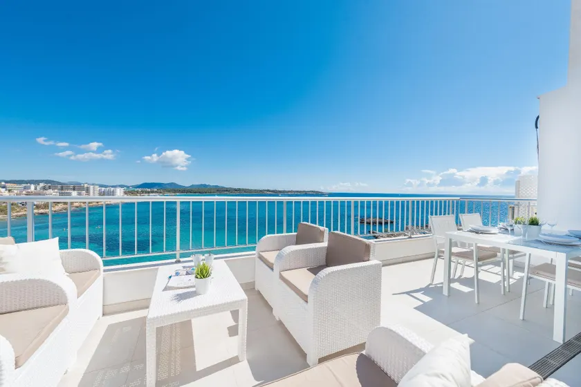 Luisamar Sea View - Image 1