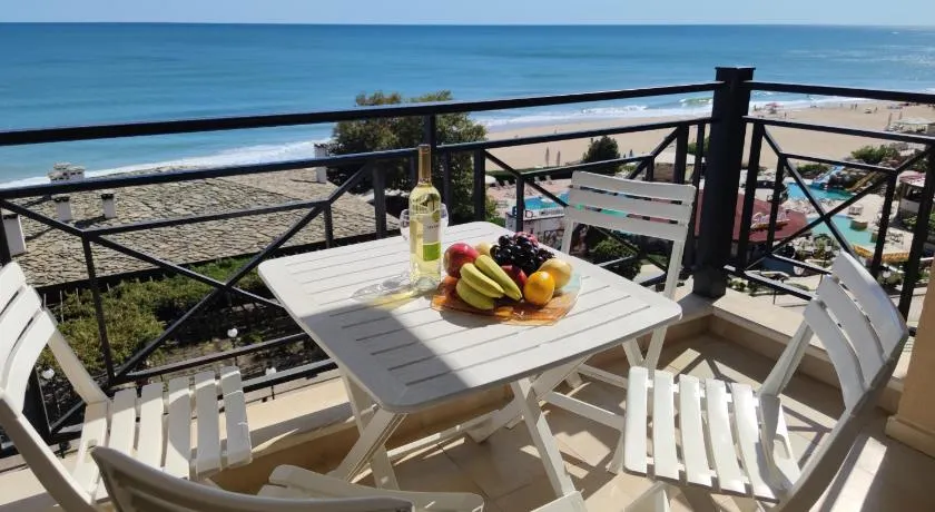 Europroperties Sirena Apartaments - Image 1