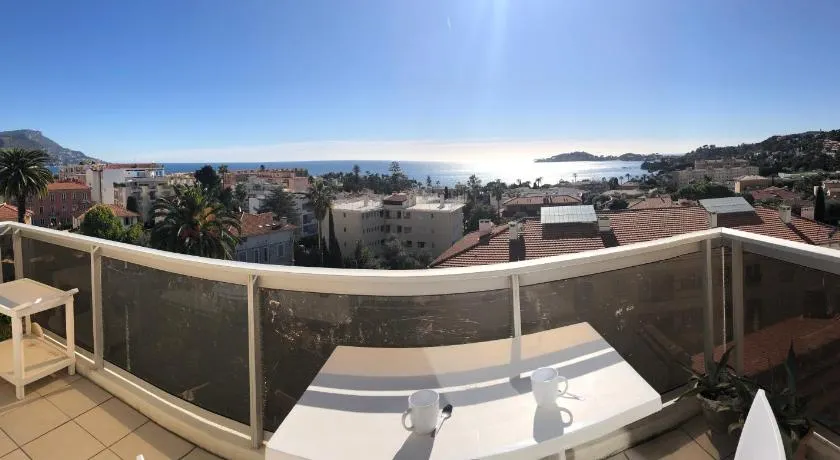 **** Panoramic Top Roof in Beaulieu **** - Image 1