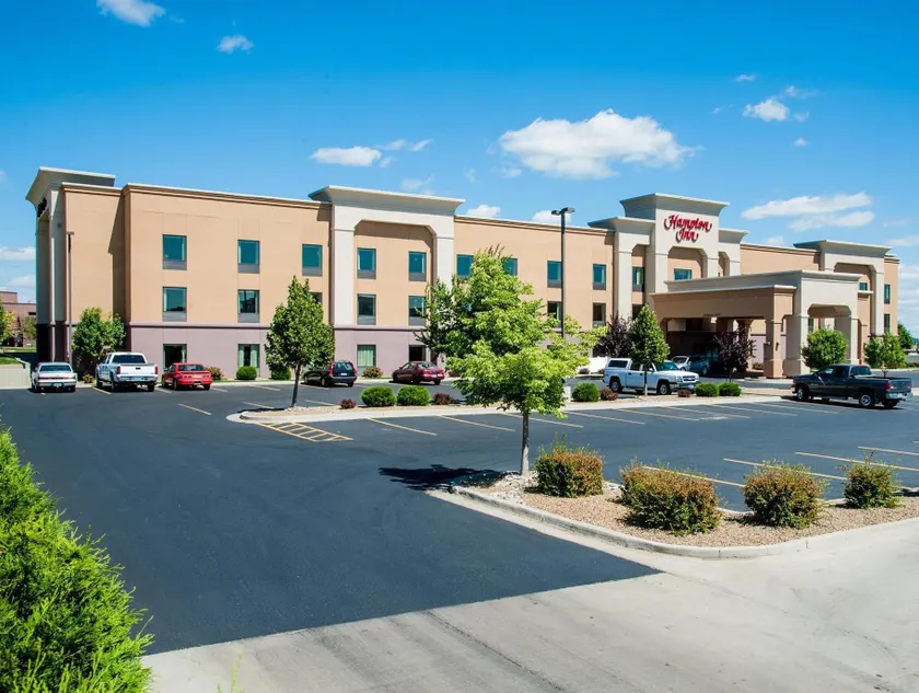 Hampton Inn Bismarck - Image 1