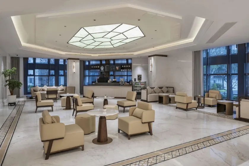 Nanjing Jinling Hongqiao Hotel - Image 1