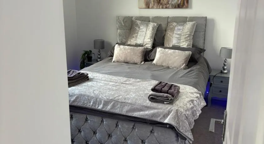 Stylish modern Cottage, Kidderminster - Image 1
