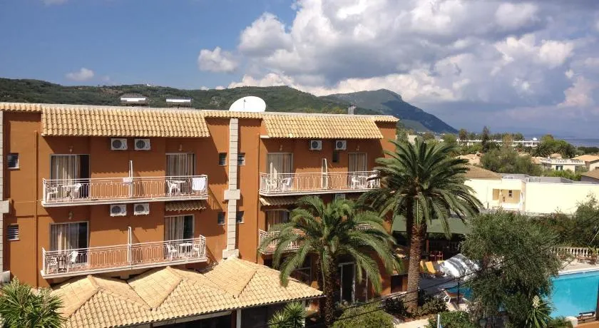 PANTHEON HALL HOTEL - Image 1
